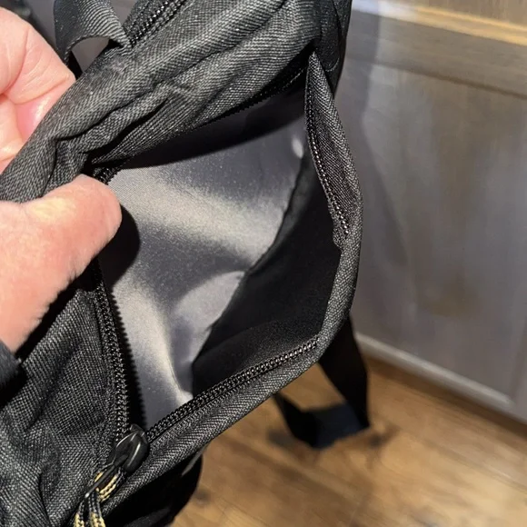 The North Face Small Shoulder Bag - Picture 5 of 8